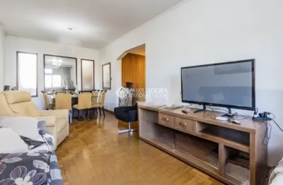 Apartamento à venda no centro histórico de porto alegre, ideal para quem busca conforto e praticidade. com 117 m² de área privativa, o imóvel dispõe de 3 dormitórios, sendo 1 suíte,