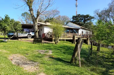 Sitio situado em viamão, localizado no bairro são lucas uma área com 3 hectares onde vc encontra tranquilidade e lazer, um galpão campeiro