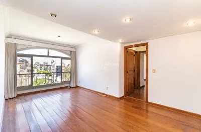 Apartamento com Suíte, Vista e Jardim Preservado – Localização Privilegiada no Bairro Mont’Serrat, Porto Alegre