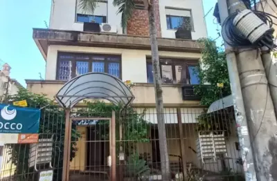 Apartamento com  2 quartos amplos e iluminados, 1 vaga de garagem privativa, localizado em uma rua tranquila e bem localizada. perfeito para quem busca conforto e segurança.  ótima oportunidade para m