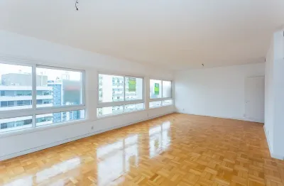 Apartamento de 3 dormitórios com suíte e vista no coração do moinhos de vento