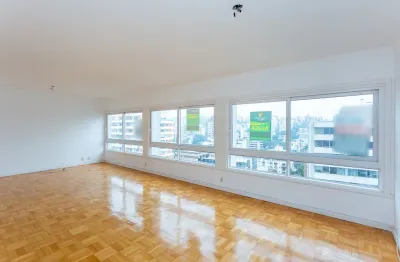 Apartamento de 3 dormitórios com suíte e vista no coração do moinhos de vento