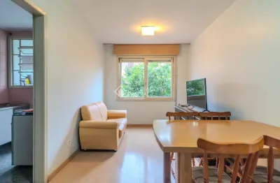 Descubra este encantador apartamento à venda na vila ipiranga, porto alegre. com 59 m² de área privativa, o imóvel oferece 2 dormitórios e um banheiro social em excelente