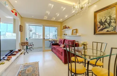 Apartamento 02 dormitórios, centro histórico, 1 vaga de garagem escriturada e coberta, de frente, andar alto, com vista, living 02 ambientes, com sacada integrada, cozinha e área de serviço integradas