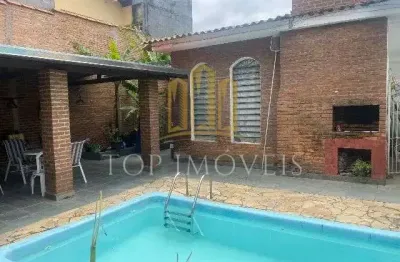 Excelente casa localizada no satelite  com piscina ,churrasqueira e lareira com ponto comercial na frente que pode ser alugado.