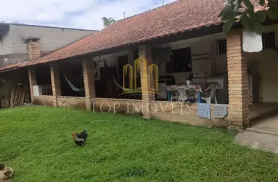 Linda chacara localizada no aguas de canindu 1 5 km do centro piscina e churrasqueira