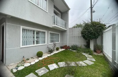 Lindo sobrado frente pra rua, ensolarado ótima localização