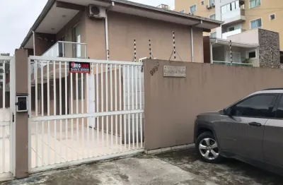 Casa com 3 quartos à venda na Avenida Paranaguá, Centro, Matinhos