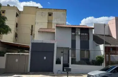 Casa para venda : sobrado com 3 quartos, semi mobiliada.