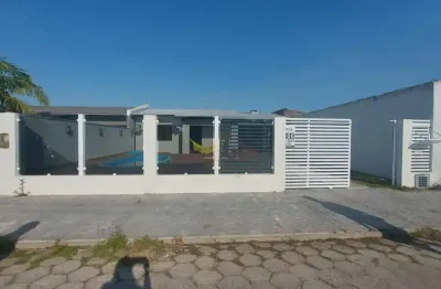 Temporada casa na zona sul de balneário rincão - com piscina ampla área de lazer!
