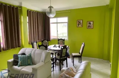 Casa á venda no centro de guarapari-es! são 8 quartos com lazer privativo.