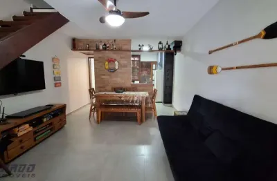 Casa em condomínio na enseada azul, guarapari-es: 2 quartos, 1 sala, 2 banheiros, 1 vaga de garagem. venha conferir!
