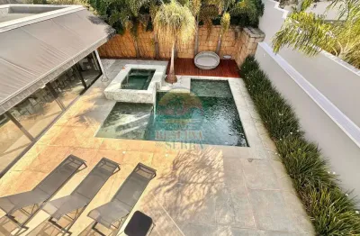 Casa moderna com vista para o lago no reserva da serra jundiaí