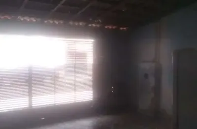 Casa em tatuí, vila angélica, 2 quartos, garagem coberta.