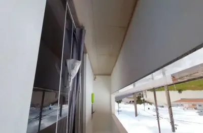 Casa em tatuí, 2 quartos (1 suíte com closet, sacada), 2 vagas cobertas..