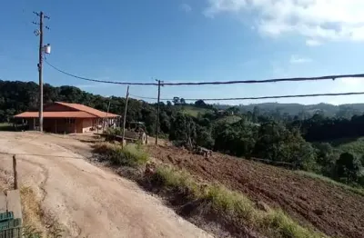Chácara / sítio com 2 quartos à venda no Centro, Guapiara 