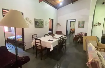 Sítio em quadra, 23 alqueires, sede, 2 casas, porteira fechada.