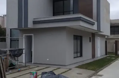 Sobrado novo em condominio - amplo quintal  e 03 suites - portao