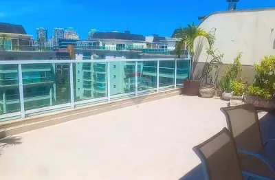 'ótima cobertura duplex à venda no condomínio le parc na barra da tijuca.