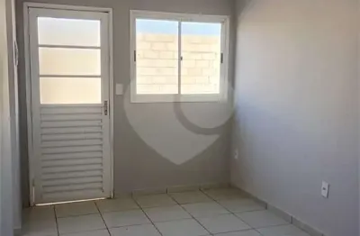 Casa de 2 quartos, 43m² no bairro jardim yvone, em lençóis paulista