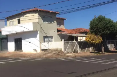 Sobrado de 3 quartos, 230m² no bairro jardim itapuã, em lençóis paulista
