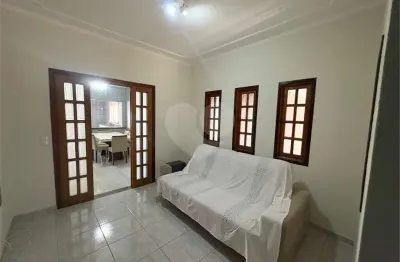 Casa de 3 quartos, 192m² no bairro jardim ubirama, em lençóis paulista