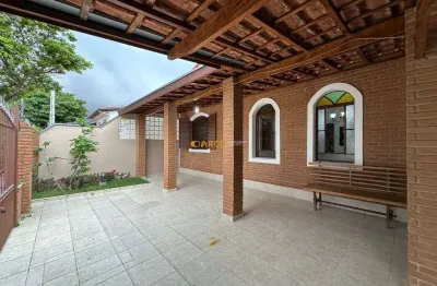 Casa térrea de lote inteiro à venda no reserva do bosque