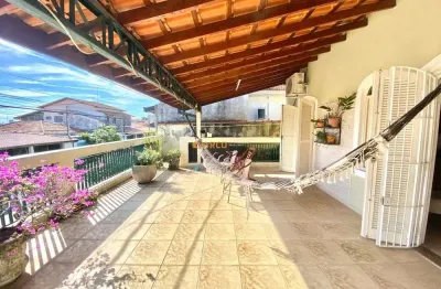 Casa Sobrado de Lote Inteiro à venda no Bosque dos Eucaliptos