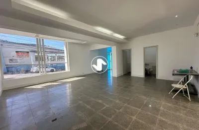 Ponto comercial à venda no centro sul, com 10 salas e 6 banheiros, 844m², centro-sul - cuiabá-mt