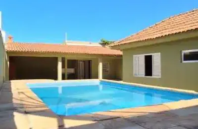 Casa de Rua à Venda, 5 quartos(2 suítes), 4 vagas, 315m², Jardim Petrópolis, Cuiabá/MT