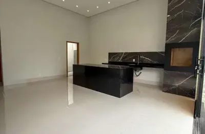 Casa de Rua à Venda, 3 quartos (1 suíte), 135m², 2 vagas, Jardim Universitário, Cuiabá/MT