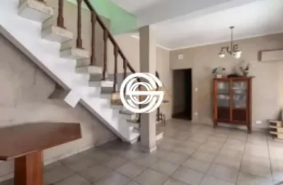 Sobrado frontal na chácara belenzinho, 4 dormitórios sendo 1 suíte, 4 vagas de garagem, 140m²