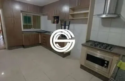 Sobrado para venda no bairro jardim santa maria, 3 dormitórios sendo 1 suíte, 2 vagas, 142 m