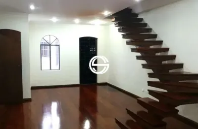 Casa (Sobrado) para Locação, 3 dorm(s), 3 suite(s), 2 vaga(s), 200 m²