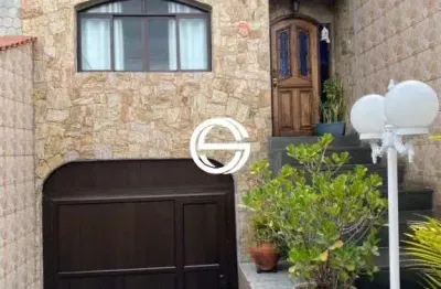 Casa (Sobrado) para Venda, 3 dorm(s), 1 suite(s), 6 vaga(s), 200 m²