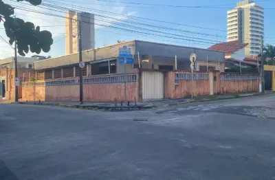 Vende um excelente imóvel com ótima localização no bairro de fátima