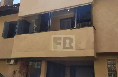 Sobrado com 3 dormitórios à venda por r$ 890.000 - vila assunção - porto alegre/rs