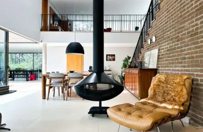 Casa em condomínio para venda com 4 quartos, sendo 4 suítes , 644m²