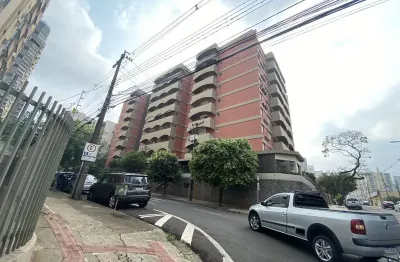 Apartamento com 3 quartos para alugar na Rua Santos, Centro, Londrina