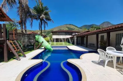 Casa térrea com 6 suítes à venda no condomínio porto frade em angra dos reis