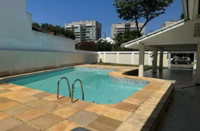 Casa de alto padrao para alugar - Condominio Rio Mar, Barra da Tijuca