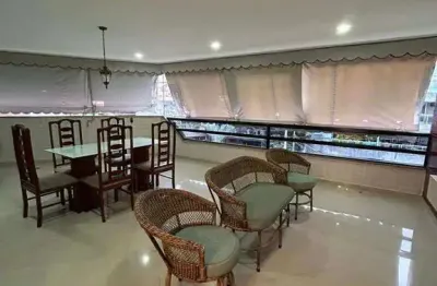 Apartamento com 3 quartos e varandão para alugar no recreio dos bandeirantes