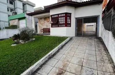 Casa com 4 quartos à venda na Gonçalves Chaves, Centro, Pelotas