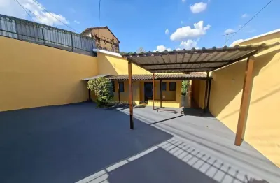 Casa com 3 quartos para alugar na Rua Campos Salles, 1248, Vila Faustina II, Valinhos