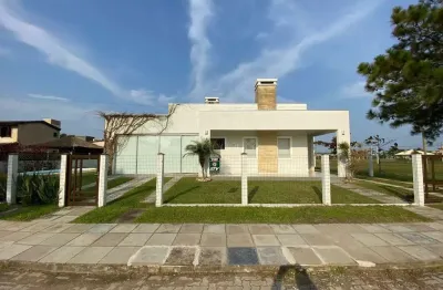 Elegance imóveis: elegante casa térrea com 3 dormitórios, totalmente mobiliada, à venda na praia de atlântida.