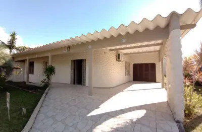 Casa em condomínio fechado com 3 quartos à venda na luiz alberto saft, 379, atlântida, xangri-lá por r$ 790.000