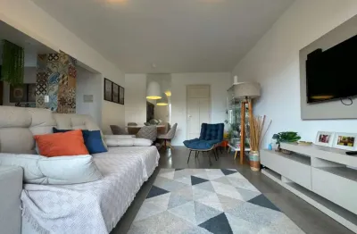 Apartamento no centro de atlântida com dois dormitórios mobiliado.