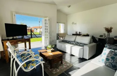 Casa no centro de xangri-lá próximo ao mar com seis dormitórios.