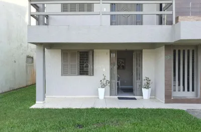 Apartamento com três dormitórios no centro de xangri-lá à venda.