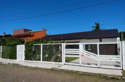Casa em condomínio fechado com 3 quartos à venda na rua araça, 104, atlântida, xangri-lá por r$ 750.000